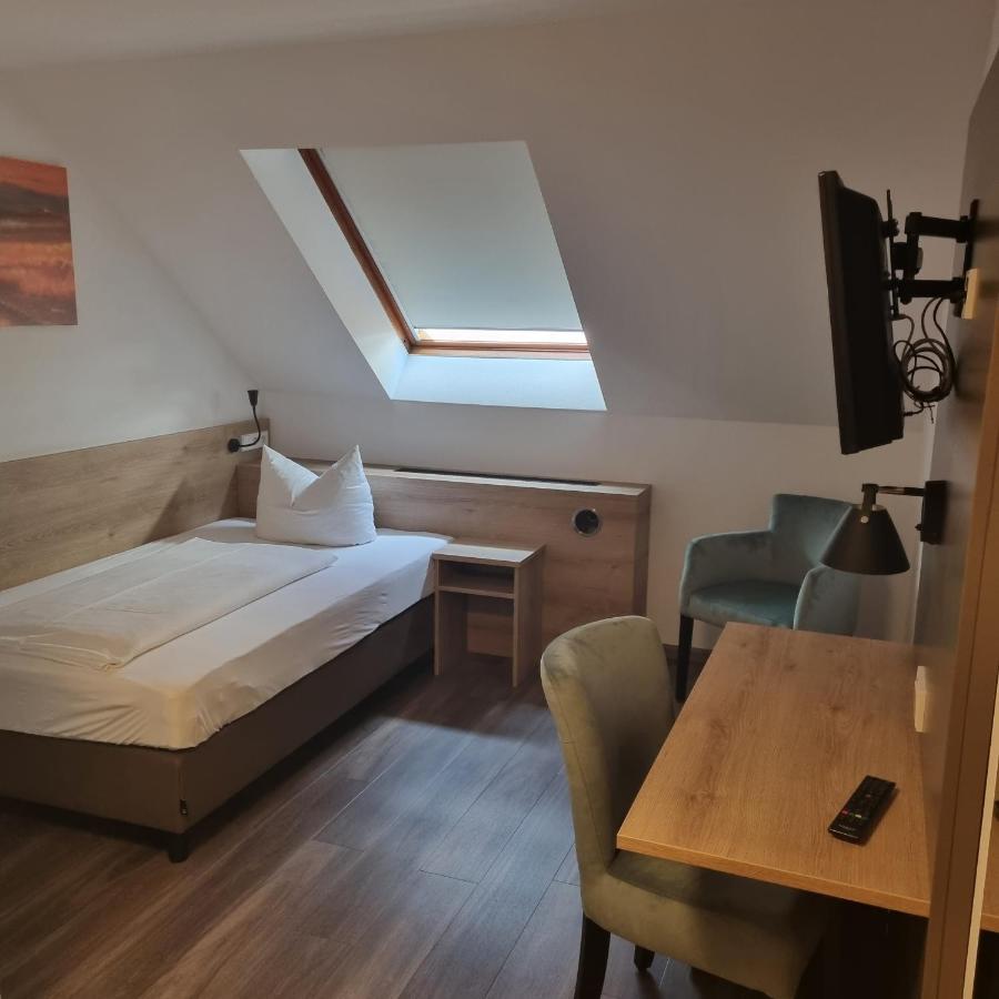 Hotel Garni Krone Гайслинген-ан-дер-Штайге Экстерьер фото