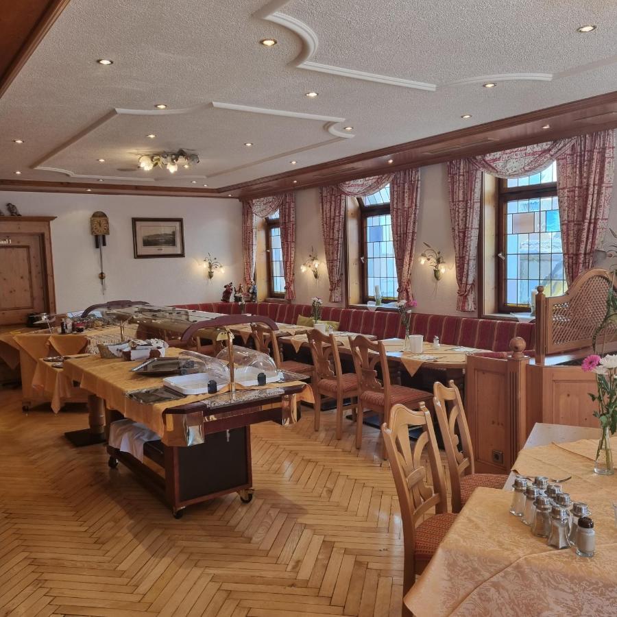 Hotel Garni Krone Гайслинген-ан-дер-Штайге Экстерьер фото